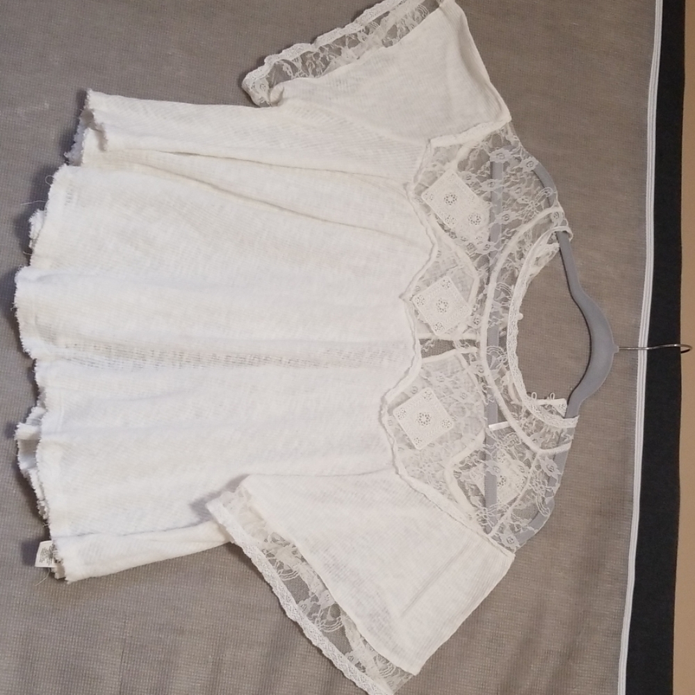 FREE PEOPLE  LACE TOP